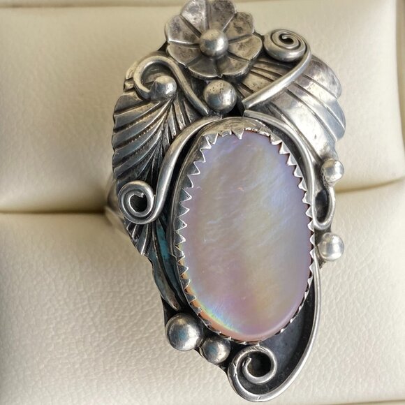 RARE Vtg. Native American Navajo A. EDSITTY Abalone Ring Size 8 Sterling Silver - Picture 6 of 16